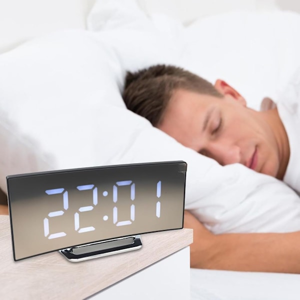 Digital LED Spegelklocka, Stilren Väckarklocka med Temperatur- och Luftfuktighetsvisning, Nattläge med Automatisk Dimning, USB-strömförsörjning för Bekvämlighet