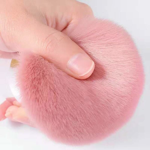 Sminkborstar: Mångsidigt verktyg för att ta bort nageldamm och överflödigt puder, fungerar även som rougeborste med en kupolformad design för jämn applicering