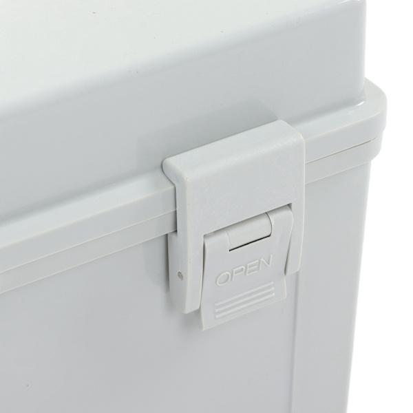 PV Kombinationsbox 6 Strängar IP67 Vattentät Solkombinationsbox med 15A Säkring 40KA Överspänningsskydd DC1000V
