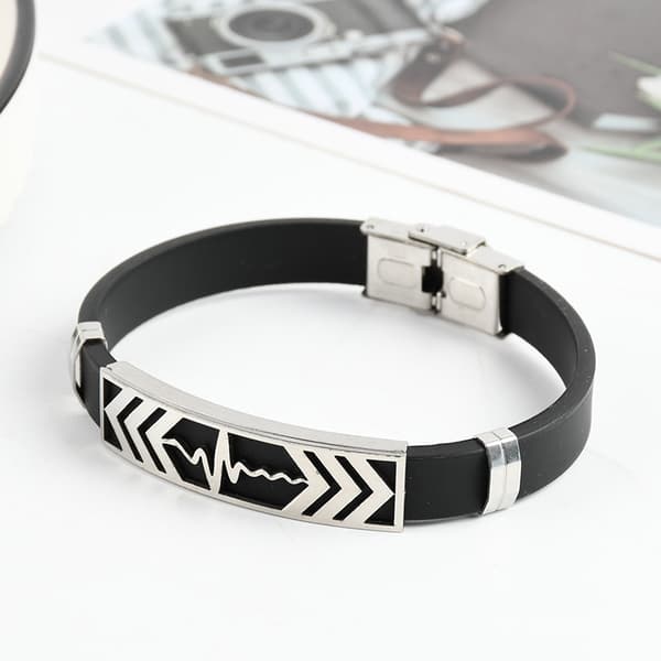 Två laddningar, Bijou Armband