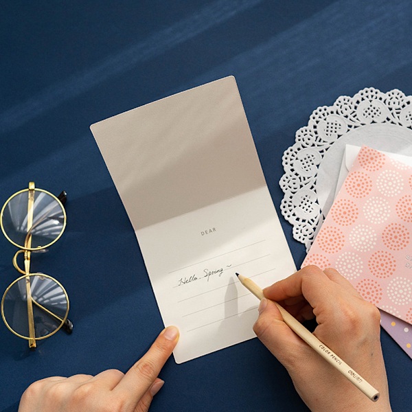 FSC-certifierat papperskort med Macaron Tower födelsedagskortsdesign, handgjorda utsmyckningar ger charm till dina firanden, lämplig för barn och vuxna