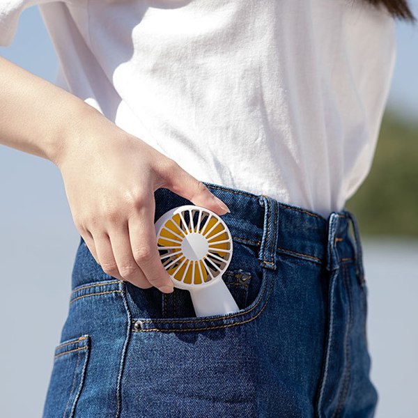 Tystgående Bärbar Handhållen Fläkt, Uppladdningsbar, Vikbar Design, Digital Display för Hemmakontor, Har Lång Drifttid och Powerbank