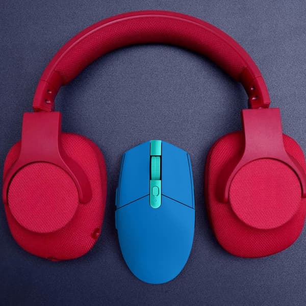 Trådløs gamingmus, Tri-Mode Connectivity USB-C Bluetooth for problemfri skift, ultralet 5600DPI optisk sensor kompakt design med Blue