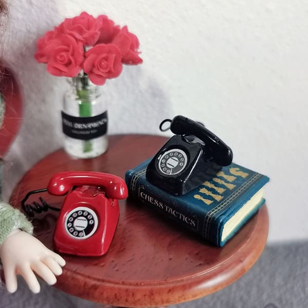 Livagtig legering miniature fastnettelefonmodel til 1/12 dukkehus tilbehør null - B