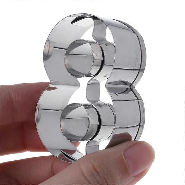 9 stk. Kageudstikkersæt i rustfrit stål med tal, kiksudstikker, bageform Silver