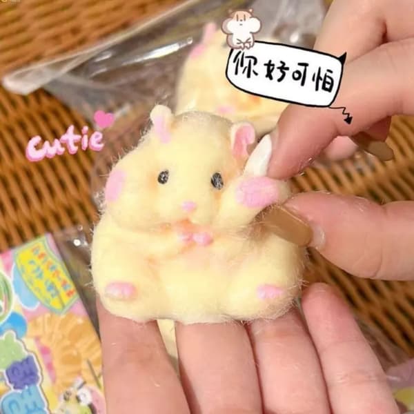 NeeDoh Donut Squeezer Maltos Rebound Stress Relief Toy Hamster Yellow