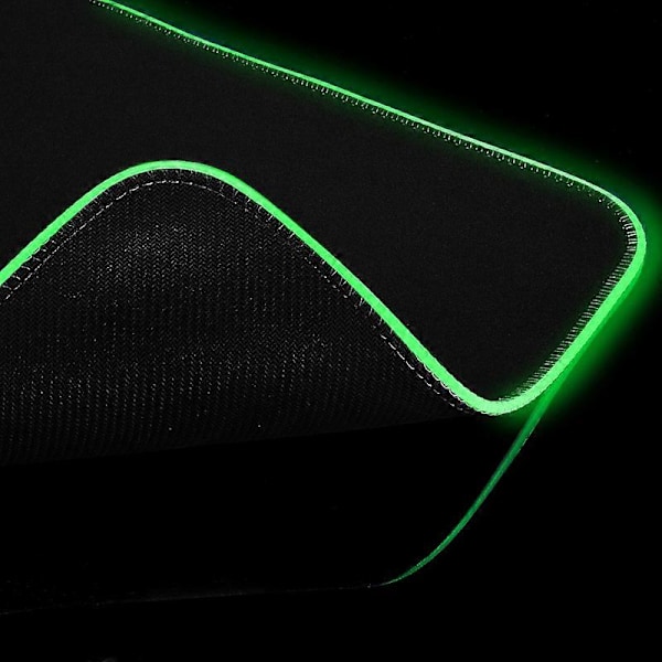 Stor RGB Gaming Musematte - Utvidet Myk Datamaskin Tastaturmatte Sklisikker Gummibase for Gamere Esports Profesjonelle 300*250MM