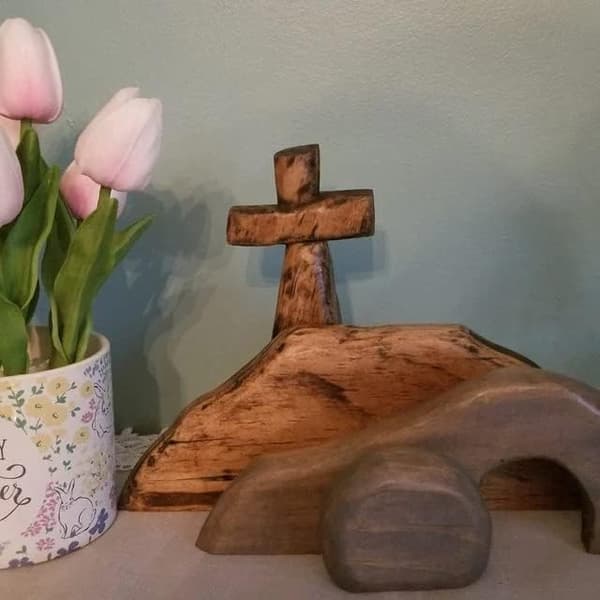 The Empty Tomb Easter Scene and Cross Decoration, Jesus' Tomb Easter