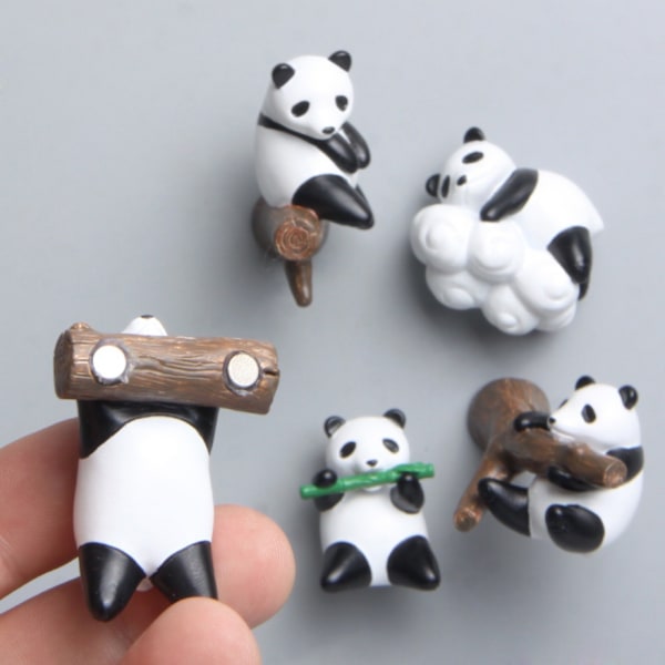 #1kpl Panda-magneetti jääkaappiin puulle istuvan