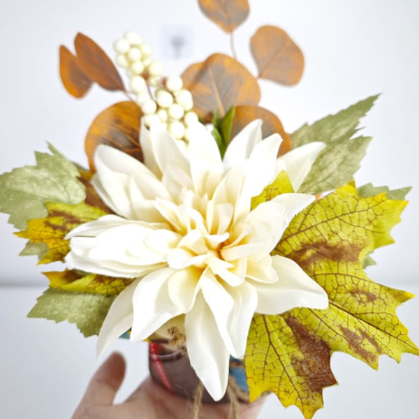 #Kunstig hvit blomsterpynt, 25 x 20 cm#