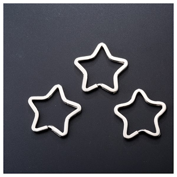 #Pakke med 30 stjerneformede metallsplittringer Ideelt for nøkkelringer#