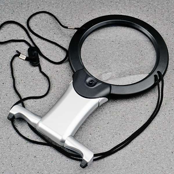 2-i-1 Handsfree Jätteförstoringsglas med LED-lampa 22,2 x 1