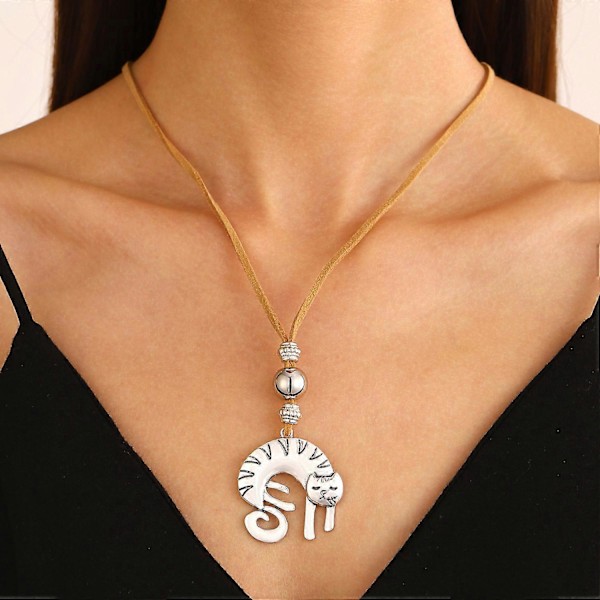 Etnisk stil kattunge legering nisch kreativt hänge litterär retro mode personlighet lekfullt halsband