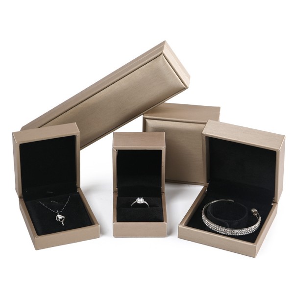 #Jewelry box rings earrings necklaces bracelets jewelry gift box#