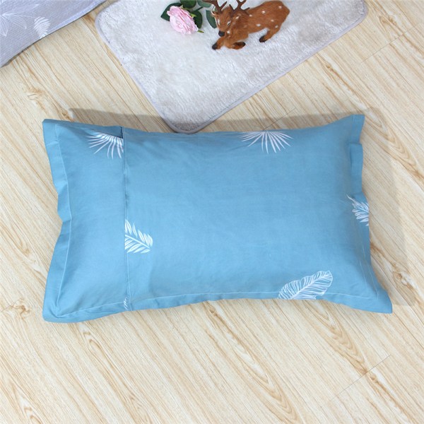 *Sarjakuvatyynyliina opiskelija-asuntolaan (74cm*48cm)*