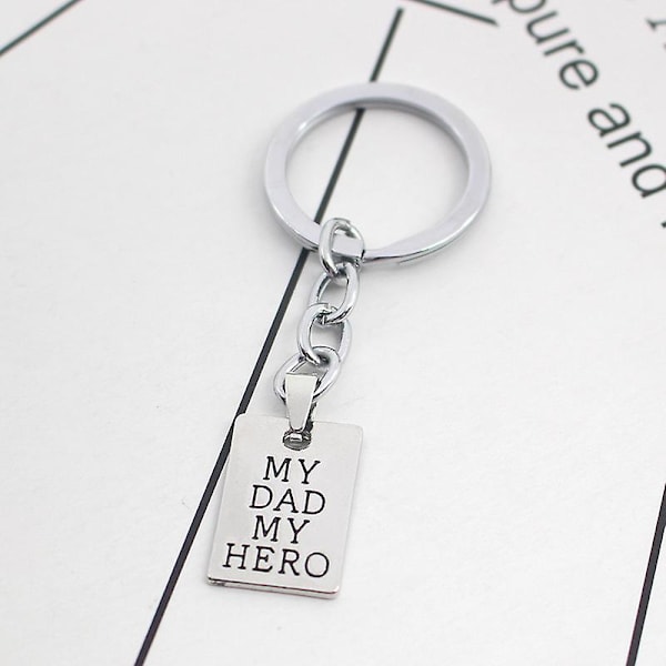 Metal Nøgle Vedhæng Nøglering Engelske Bogstaver Min Far Min Helt Nøglering (1.5cm*2.2cm_Sølv)