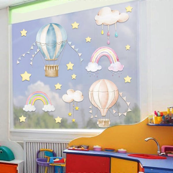 En uppsättning självlysande väggdekaler Regnbåge Luftballonger Moln S