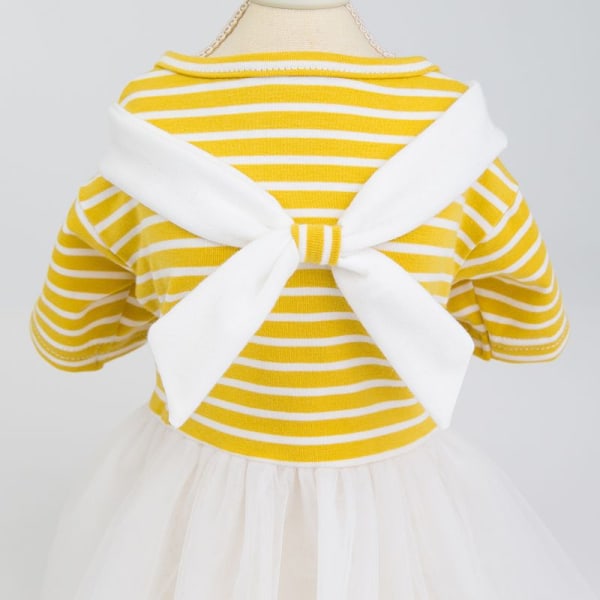 Vit valp fluga garn kjol (gul m) randig t-shirt sommar