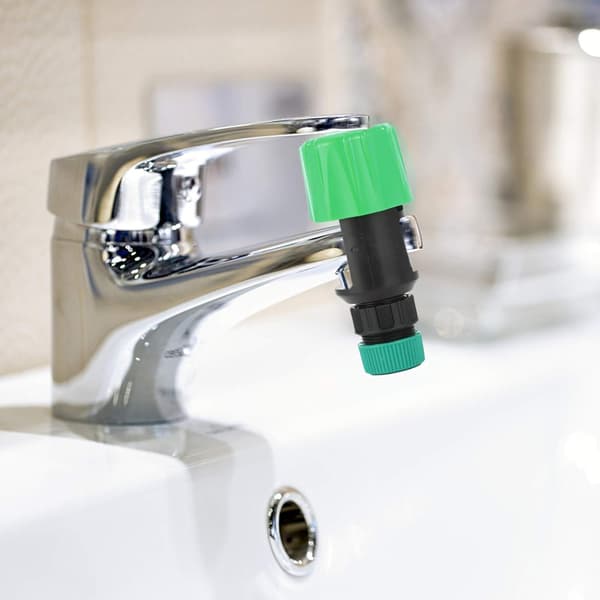 Universal adapter til køkken- og havehane (11*5,5*5,5 cm)