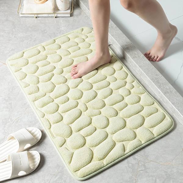 *Liukumaton muistivaahtokylpymatto, imukykyinen ja konepestävä*