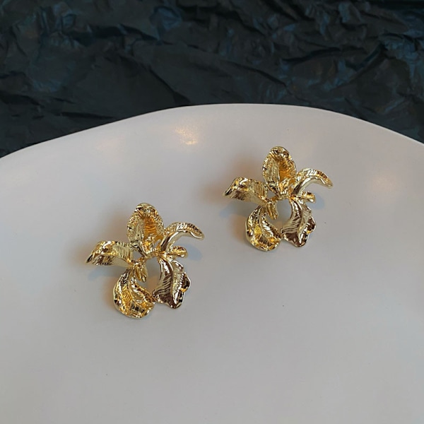 1 pari 925 hopeaa neulaa epäsäännöllisiä kultaisia korvakoruja kukka vintage