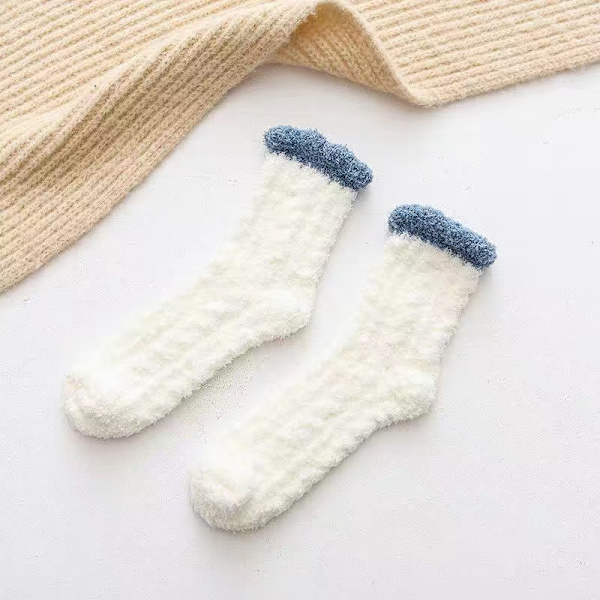5-pack Varma och Fluffiga Sovsstrumpor för Kvinnor, Bekväma Mid-calf Vinterstrumpor