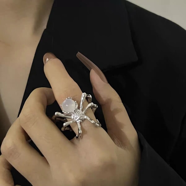 Diablo avantgarde-ring med stilfull design og natursten