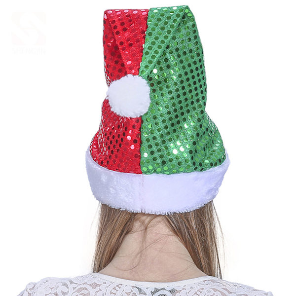#Julehat med rød og grøn syning#