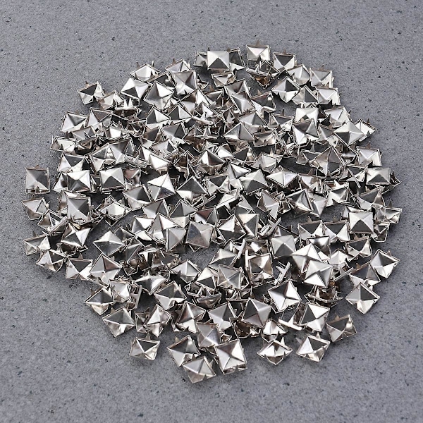 200 st Fyrkantiga Nitar Metall Dubbar Spikar för DIY Punk Skor Bälte Kläder Dekor (Silver)