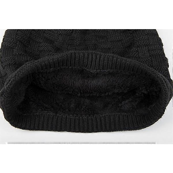 Finstrikket varm lue med flettemønster og supermyk fleece