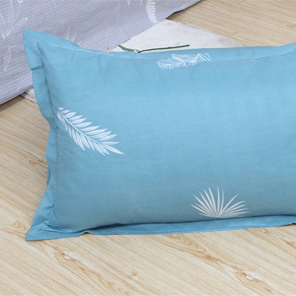 *Sarjakuvatyynyliina opiskelija-asuntolaan (74cm*48cm)*