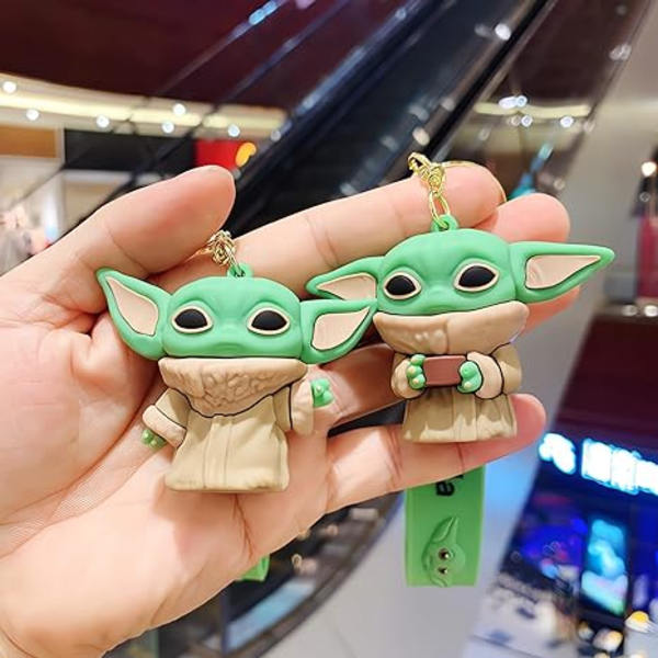 Söt nyckelring för pojkar, tecknat hänge med liten klocka, mode ryggsäck bil charm dekoration-Yoda 2