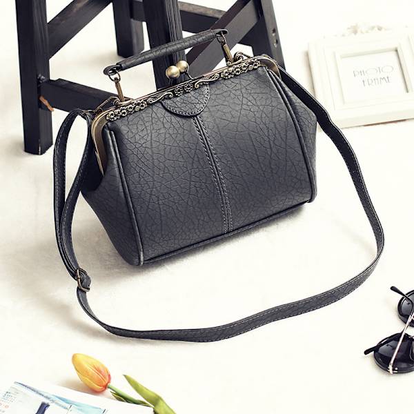 Retro Hollow Handväska för Kvinnor Läder Axelväska Kväll Kuvertväska Kiss Lock Stängning Crossbody Väska Handväska
