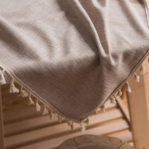 Solid bomulls- og linduk for rektangulære bord - Duk med robust gitterbroderi. (140 x 140 cm, Khaki)