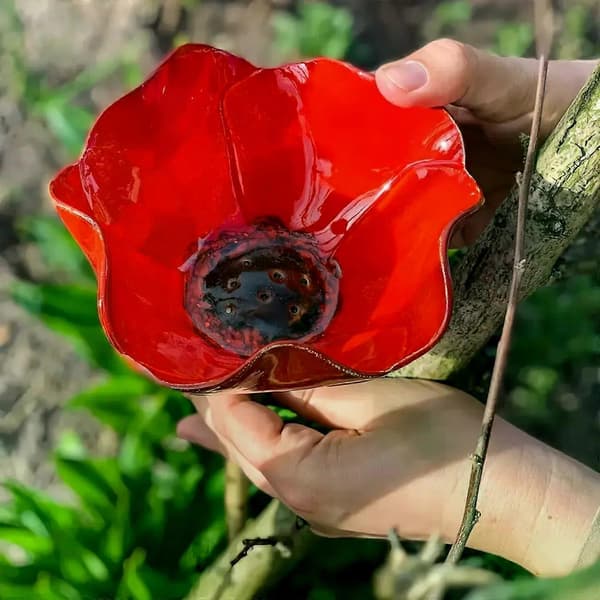 Fuglebad i metalblomst, udendørs fuglefoder og havekunst til terrasse og græsplæne rød red 1PCS