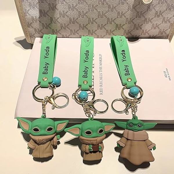 Söt nyckelring för pojkar, tecknat hänge med liten klocka, mode ryggsäck bil charm dekoration-Yoda 2