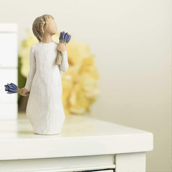 En elegant liten figur av et piletre og lavendel
