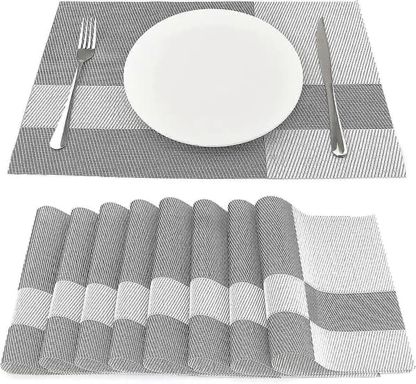 Sett med 8 varmebestandige vinyl-spisebrikker 45cm*30cm, hvite striper
