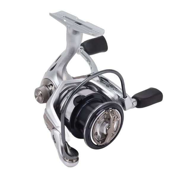 Spinnfiskrulle med 5.2:1 utväxling, 6+1BB och 8 kg bromskraft ST3000