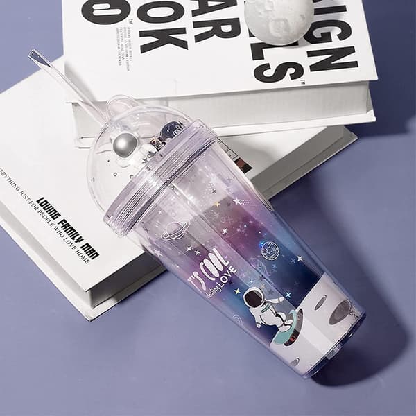 Isolerad mugg med sugrör och läckagesäkert lock, dubbelväggig astronautmugg, resemugg, iskaffemugg, kall dryckesmugg.