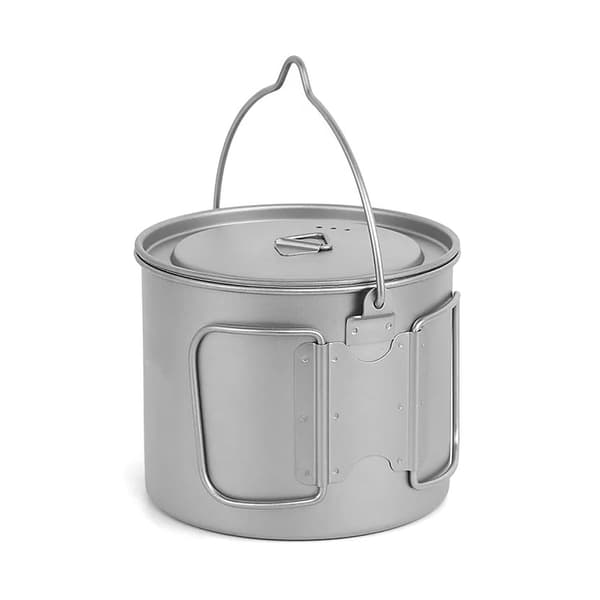 Lett, bærbar 1100 ml titankjele med sammenleggbart håndtak og lokk.