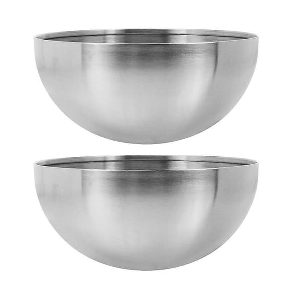 To salatboller i rustfritt stål, fruktboller og grønnsakssalatboller.