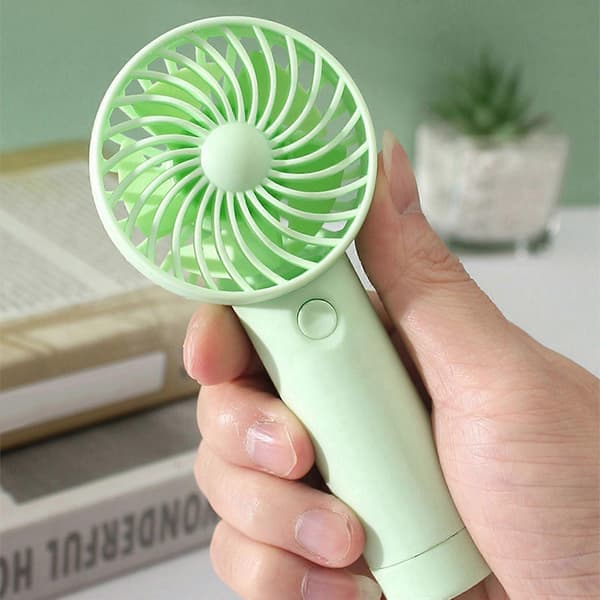 Mini USB bordventilator, mini genopladelig bærbar ventilator, tre ventilationshastigheder, lilla.