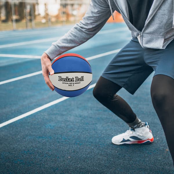 Profesjonell basketball, størrelse 7, gummi, tre farger, for studenttrening