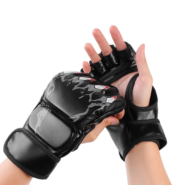 Halvfingerboxhandskar i PU-läder med justerbar handledsrem för boxning, kickboxning och träning.