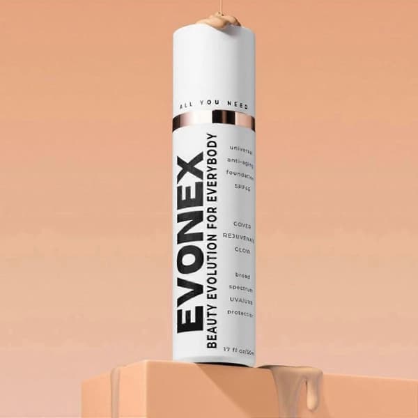 Anti-aging foundation essence, 2-i-1 korrektor, indeholder SPF.