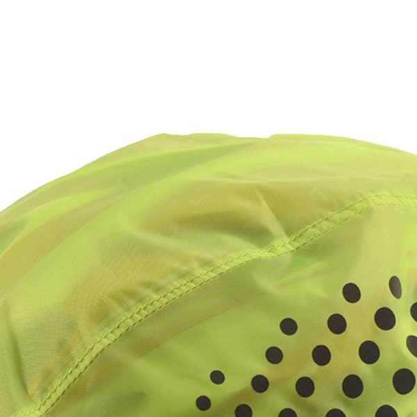 Vattentätt, dammtätt, reflekterande hjälmöverdrag av fluorescerande grön polyesterfiber. Bärbart.