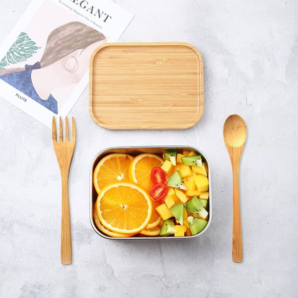 Lunchlåda i rostfritt stål med trälock och 3-delat bestickset