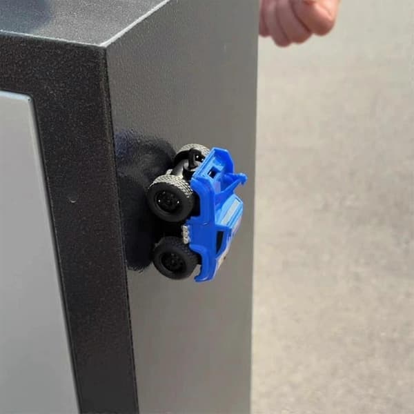 Magnetisk tröghetsbil leksak pullback anti-gravitation spårklättringsleksak