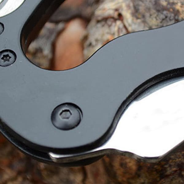 Multifunktionel riffel med kniv, skruetrækker og flaskeåbner til camping og vandreture